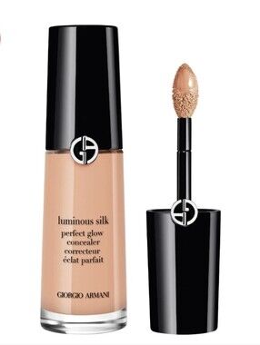 Giorgio Armani Luminous Silk Perfect Glow Concealer shade 3.9 light cool peach